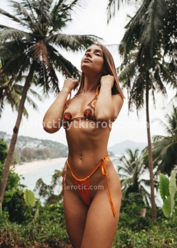 Юля, Г. Первомайское